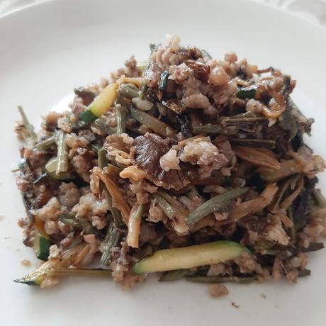 SALTEADO DE SETAS, ESPÁRRAGOS, CALABACIN Y BUTIFARRA DE PEROL