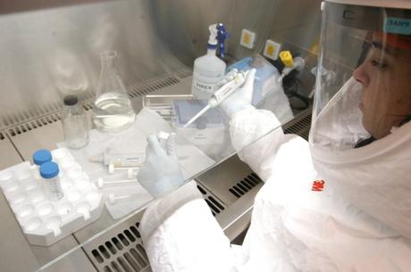 Médicos Unidos alerta sobre la circulación de cinco variantes del coronavirus en Venezuela