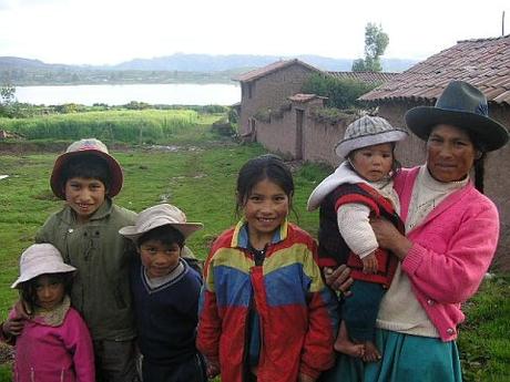 Ministra de la Mujer envía saludo al celebrarse el Día de la Familia Peruana