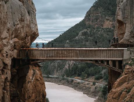 Descubre la belleza del interior de la provincia de Málaga caminito-del-rey Ardales