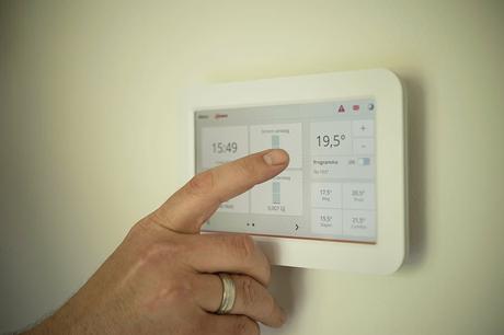 Interruptores y termostatos inteligentes para el hogar, según termostato.com.es