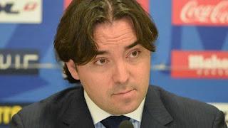 La guerra del Rayo Vallecano: un estadio (vacío) contra su directiva. La guerra del Rayo Vallecano: un estadio (vacío) contra su directiva.