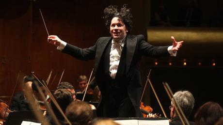 Gustavo Dudamel llevará la batuta en el concierto inaugural de la temporada de la Ópera de París