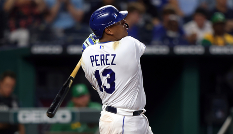 Salvador Pérez iguala marca de jonrones para un receptor en la MLB