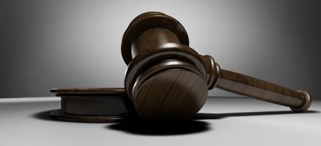 No deberían contar con nada ni con nadie, cuando los dedos de quienes poseen el bastón de mando están a punto de ser cercenados