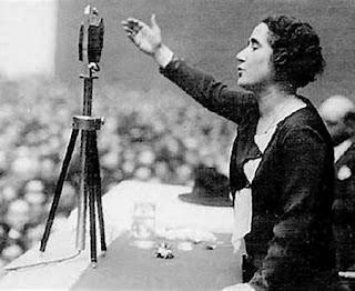 CLARA CAMPOAMOR RODRÍGUEZ CLARA CAMPOAMOR RODRÍGUEZ