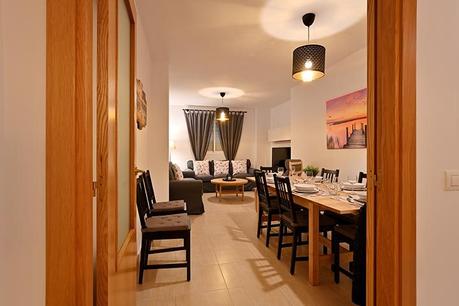 Fotografía desde el pasillo hacia la salita principal