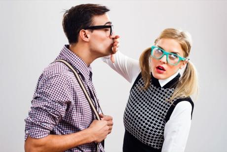 7 hábitos de hablar mal que hacen que las personas se alejen inmediatamente