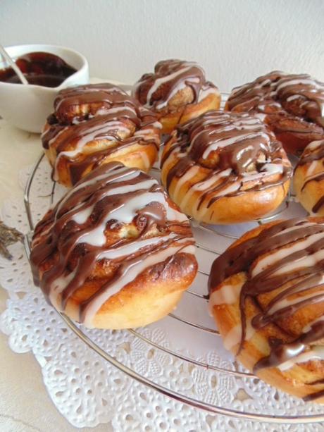 Rollitos de canela & chocolate (Chocolate cinnamon rolls)