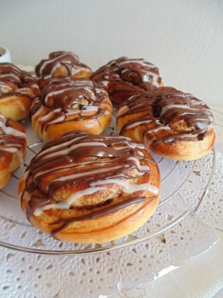 Rollitos de canela & chocolate (Chocolate cinnamon rolls)