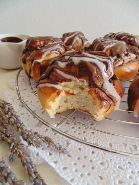 Rollitos de canela & chocolate (Chocolate cinnamon rolls)