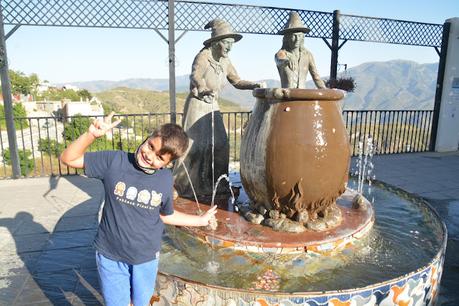 Soportújar, el pueblo de las brujas. La Alpujarra con niños Soportújar, el pueblo de las brujas. La Alpujarra con niños