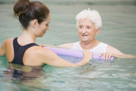 Las mejores actividades físicas recomendadas a las personas mayores de edad