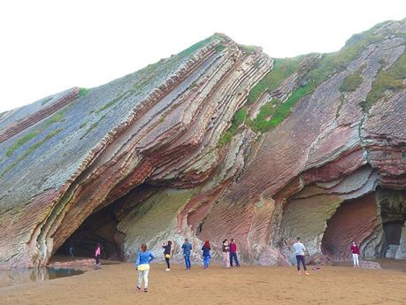 Acantilados de Mutriku, Deba y Zumaia, bellos paisajes en Guipúzcoa