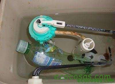 ahorro-agua-inodoro-botella2