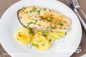 rodajas de salmón al horno con patatas