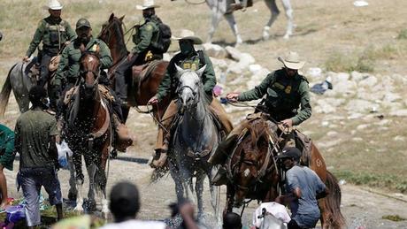 Estados Unidos suspende el uso de caballos para patrullar en la frontera