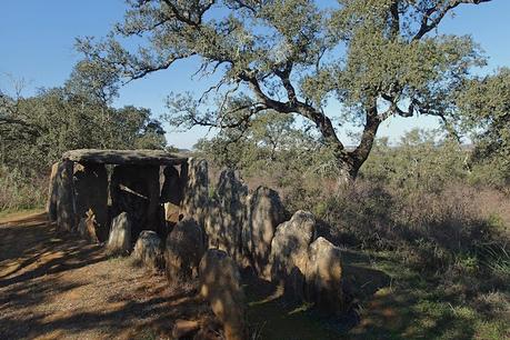 Ruta por los Dolmenes de Huelva Ruta por los Dolmenes de Huelva