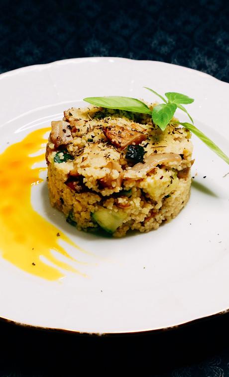 CUSCUS CON SETAS Y CALABACÍN CUSCUS CON SETAS Y CALABACÍN