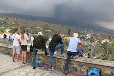 El volcán de La Palma siembra la destrucción en la “Isla Bonita”.