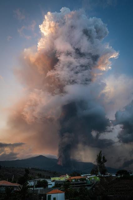 El volcán de La Palma siembra la destrucción en la “Isla Bonita”.