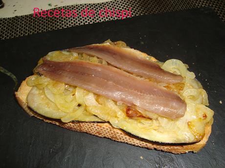 TOSTA DE BERENJENA CON SARDINA AHUMADA