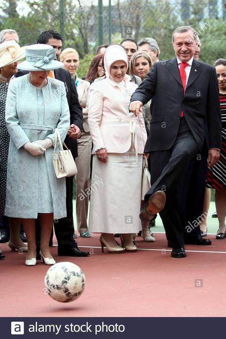 Emine Erdoğan, Premierminister Recep Tayyip Erdogan Tuerkei Mit Ehefrau Emine Erdogan Anlaesslich Des Koeniglichen E