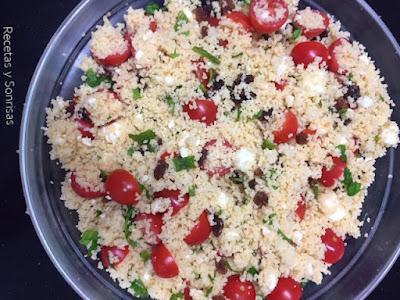 CUSCÚS CON TOMATE, QUESO Y MENTA CUSCÚS CON TOMATE, QUESO Y MENTA