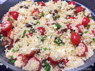 CUSCÚS CON TOMATE, QUESO Y MENTA CUSCÚS CON TOMATE, QUESO Y MENTA