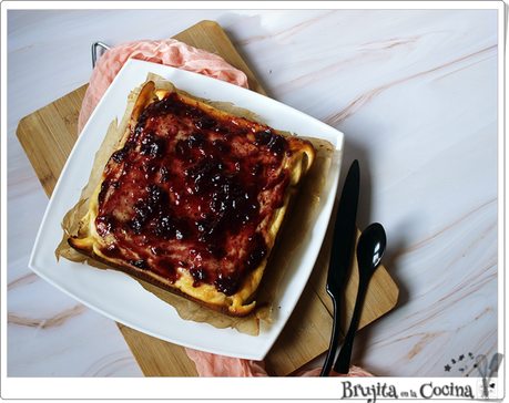 Blondie cheesecake con arandanos Blondie cheesecake con arandanos