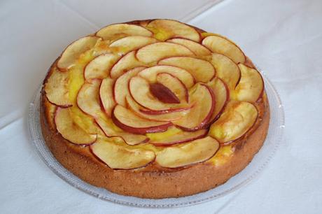 Bizcocho con crema catalana y manzana Bizcocho con crema catalana y manzana