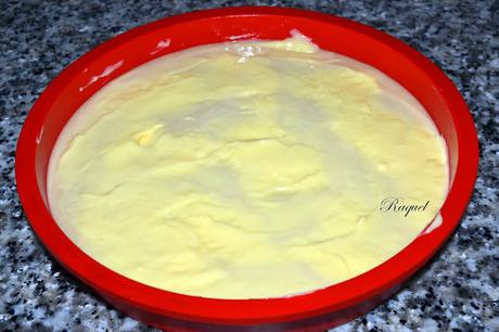 Bizcocho con crema catalana y manzana Bizcocho con crema catalana y manzana