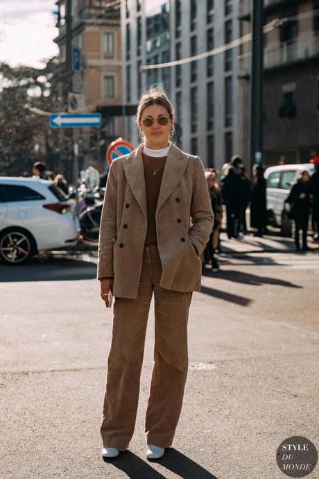 Tendencias en looks de oficina para este otoño: trajes, gabardinas, faldas midi...