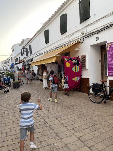 Menorca con niños: Información práctica y excursiones recomendadas