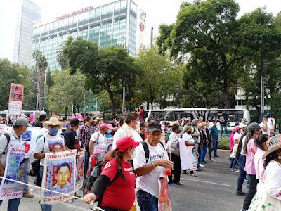 A 7 AÑOS DE LA NOCHE DE IGUALA, CONMEMORAN SÉPTIMO ANIVERSARIO CON MARCHA AL ZÓCALO