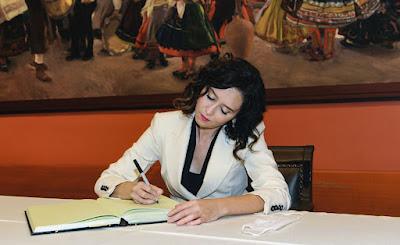 Ayuso posa de lujo en Nueva York.