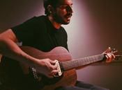 Keziah lanza ‘Tirados sofá’, canción desidia lamento