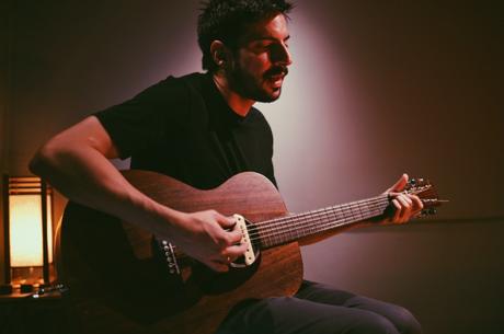 Ed Keziah lanza ‘Tirados en el sofá’, una canción de desidia y lamento Ed Keziah lanza ‘Tirados en el sofá’, una canción de desidia y lamento