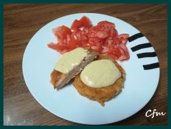 Hamburguesa de pollo con salsa de plátano picante