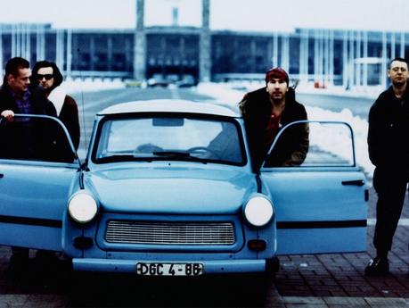 Nos atropellan canciones por cruzar sin mirar