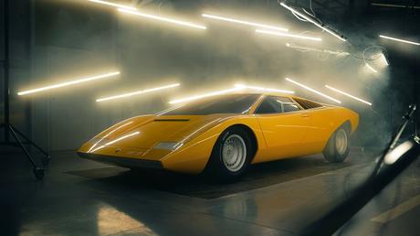 La reconstrucción del primer Lamborghini Countach, el LP 500 de 1971, se presenta en Villa d’Este. 25.000 horas de trabajo de Lamborghini Polo Storico.