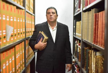 Historiadores piden se remplace al “Chiquilín” como director del Archivo Histórico