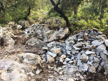 Denuncian cantera clandestina en el corazón de Sierra de Álvarez