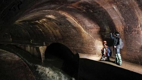 Descubren nuevos túneles y escondites subterráneos que usaron los judíos para escapar de los nazis en Ucrania