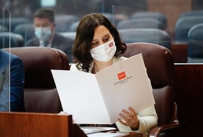 Durísima carta de profesionales sanitarios a Díaz-Ayuso.