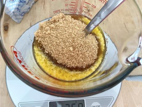 delikatissen tarta tatin de plátano tarta invertida de plátano tarta de plátano fácil Sticky cake easy delicious banana cake bizcocho plátano mojado bizcocho de plátano bizcocho con salsa de caramelo bizcocho con fruta muy jugoso banana cake  