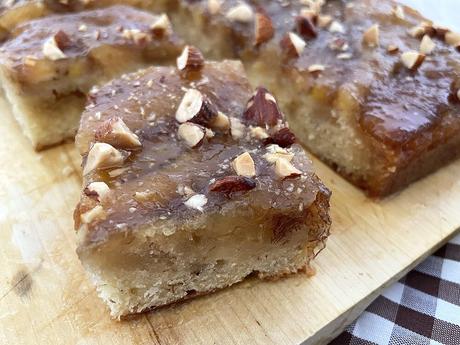 delikatissen tarta tatin de plátano tarta invertida de plátano tarta de plátano fácil Sticky cake easy delicious banana cake bizcocho plátano mojado bizcocho de plátano bizcocho con salsa de caramelo bizcocho con fruta muy jugoso banana cake  