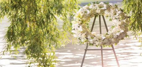 Cómo elegir arreglos florales para funerales 2