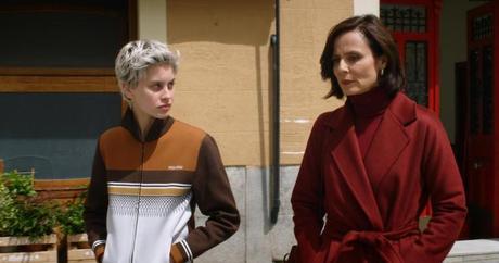 Madres paralelas, de ausencias y maternidades Madres paralelas, de ausencias y maternidades