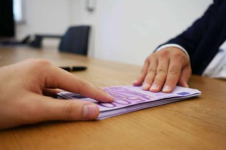 Losmejoresprestamos asesora a sus clientes para poder acceder a una cuenta sin comisiones Losmejoresprestamos asesora a sus clientes para poder acceder a una cuenta sin comisiones